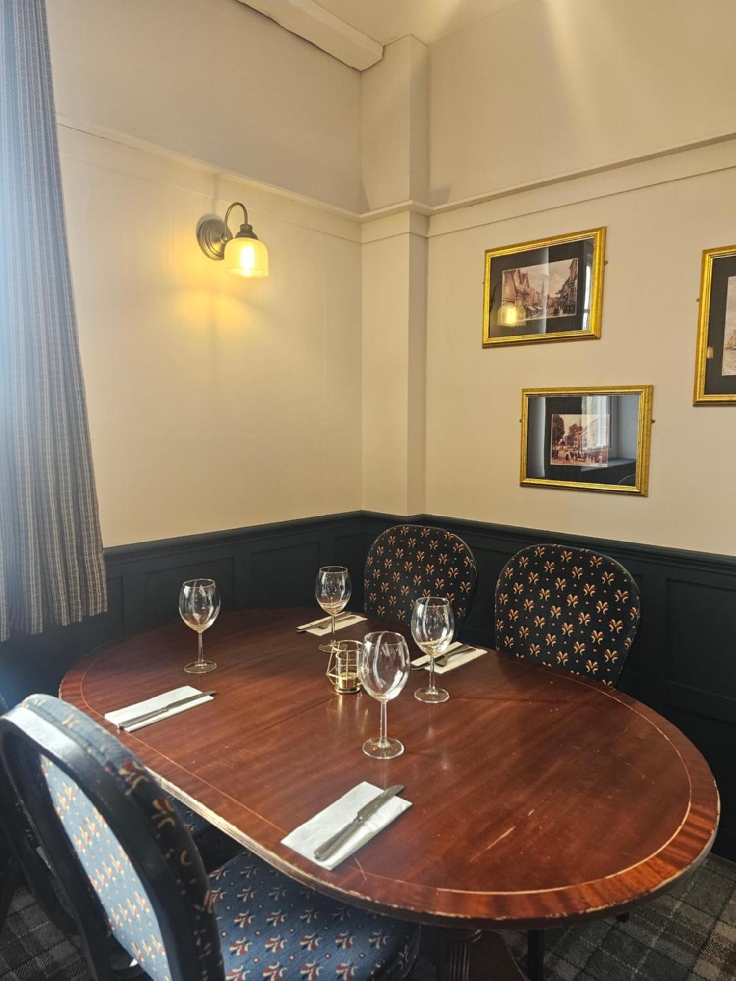 The Old Railway Hotel Porton ภายนอก รูปภาพ