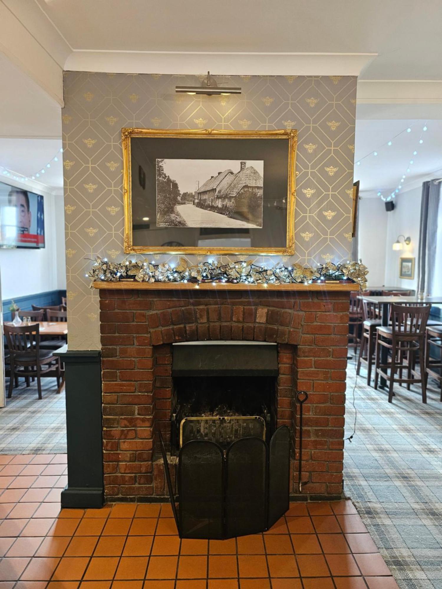 The Old Railway Hotel Porton ภายนอก รูปภาพ